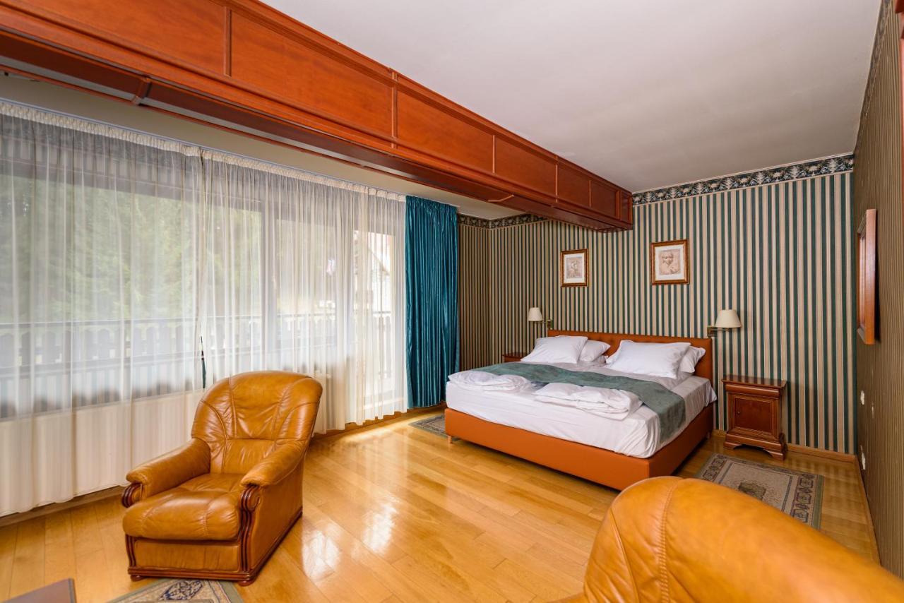 Boutique Hotel Casa Emil ポイアナ・ブラショフ エクステリア 写真